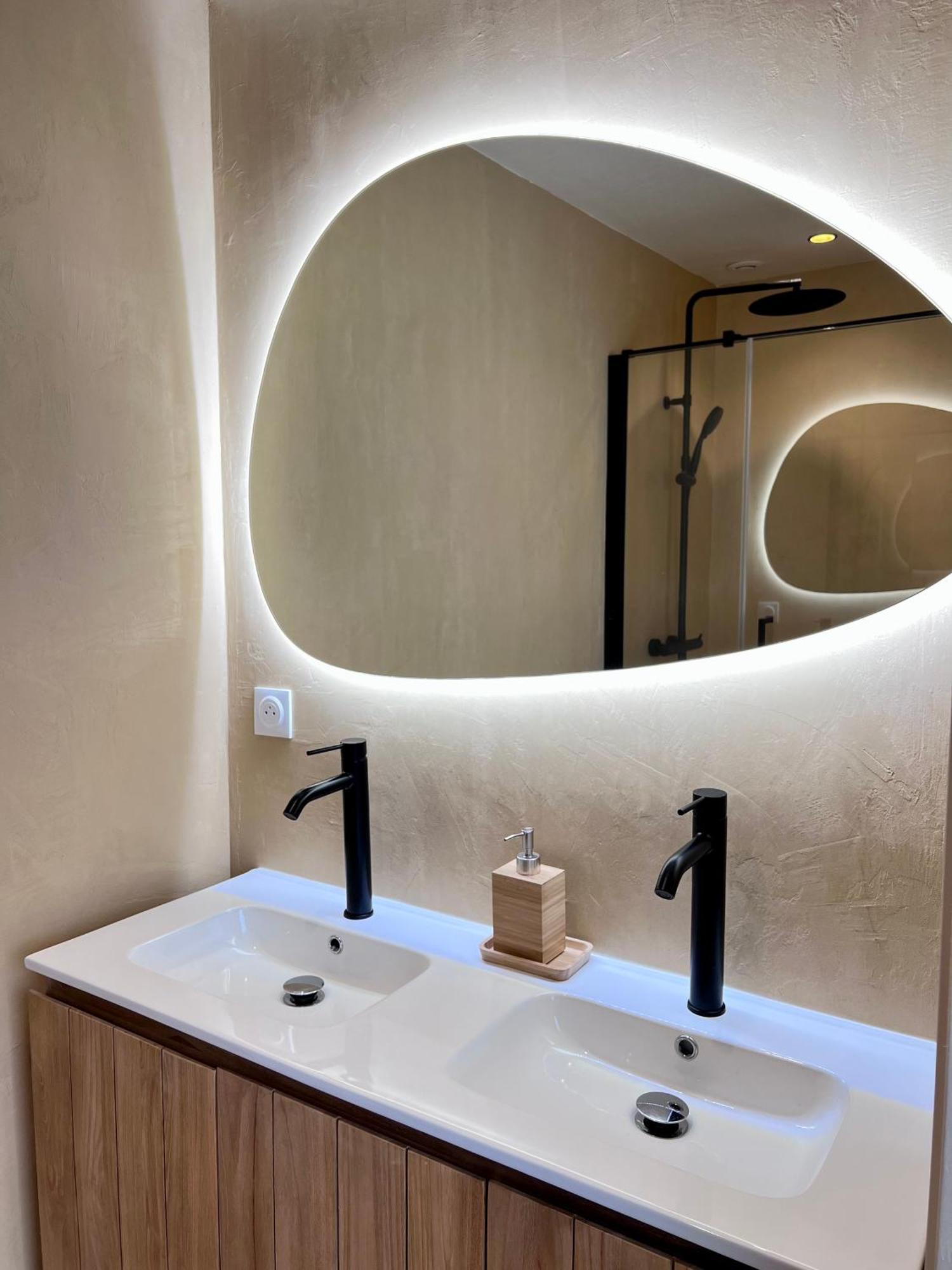 Grand Appartement Ultra Moderne Plein Centre, Plage A Pieds, Avec Parking コンカルノー エクステリア 写真